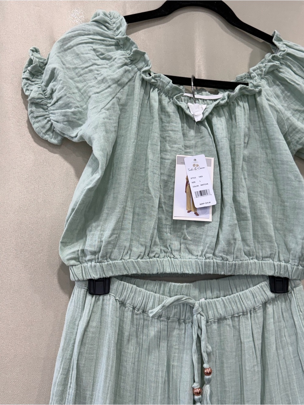 Woman Sage Green Two-Piece Puff Sleeve Top & Maxi Skirt Set - Picture 4 of 13